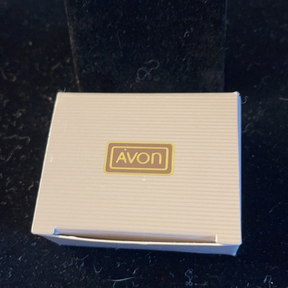 Avon (1989) Vintage Classic Dome Pierced Earrings Goldtone - Picture 5 of 7